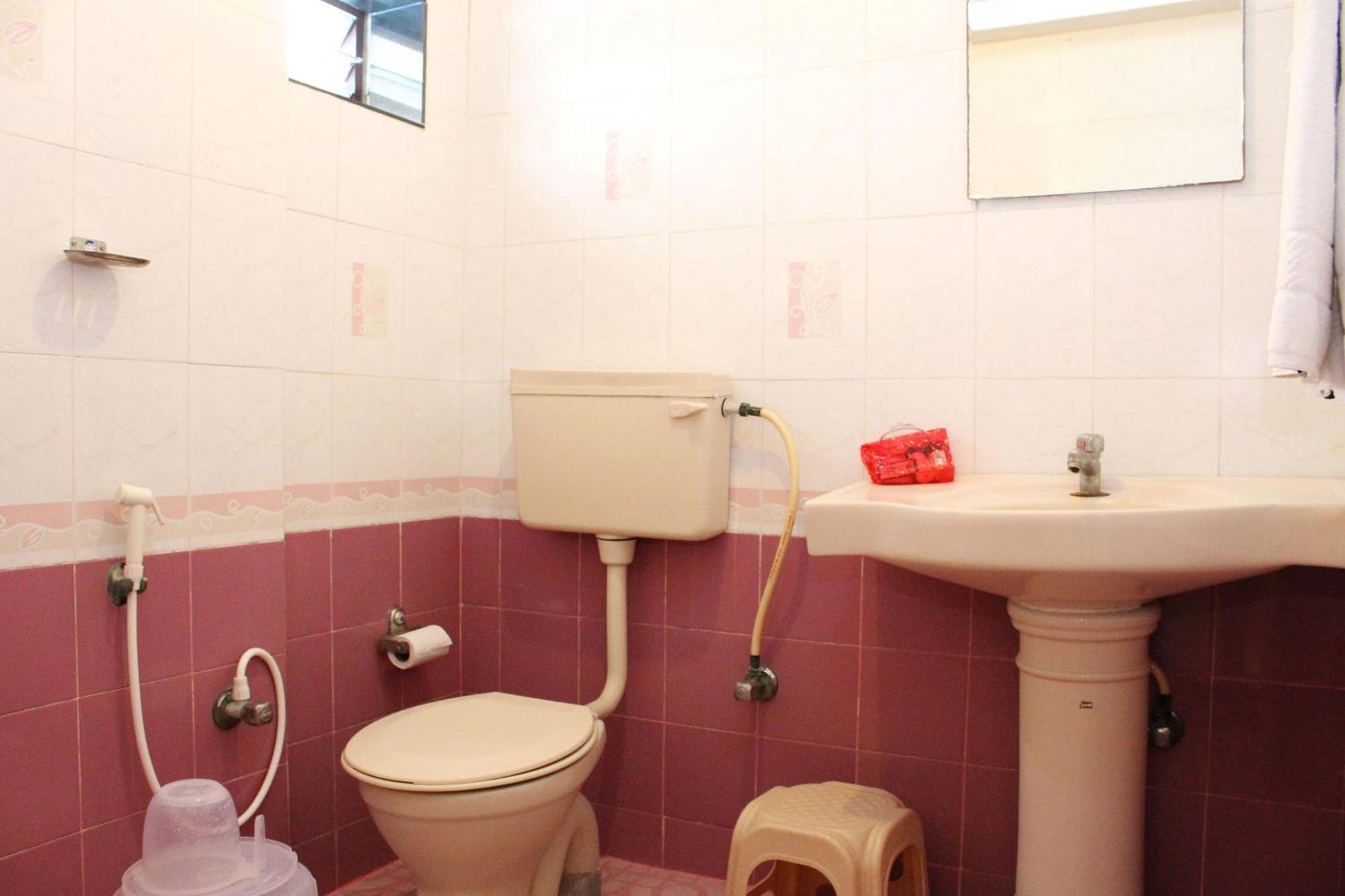 Oyo Hotel Ganga Sagar Near Sri Someshwara Swami Temple Bangalore Extérieur photo
