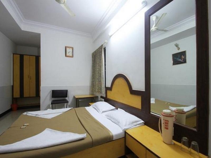 Oyo Hotel Ganga Sagar Near Sri Someshwara Swami Temple Bangalore Extérieur photo